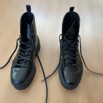 PUMA 블랙 하이컷 부츠