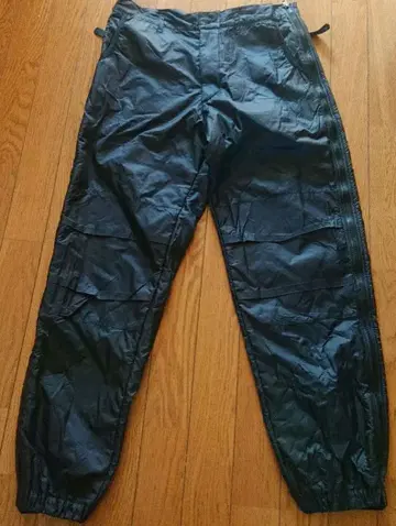 컴플리트피네스 completefinesse 블랙 나일론 카고 팬츠