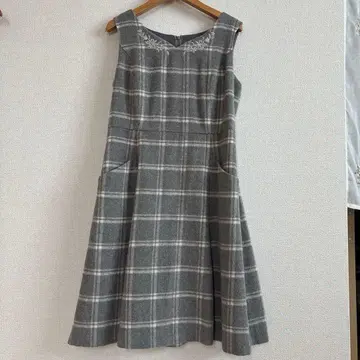 체크 무늬 슬리브리스 원피스 *