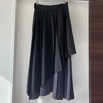 HARE 레이어드 플리츠 롱 스커트