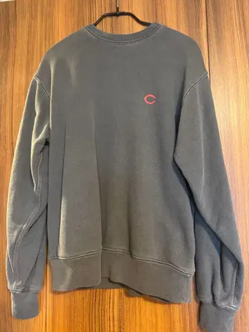 카프 United Athle 그레이 C 로고 맨투맨