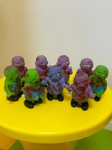 레트로 좀비의 토코토코 세트 태엽 좀비즈 피규어 호러