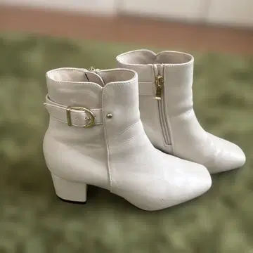 화이트 백 지퍼 숏부츠