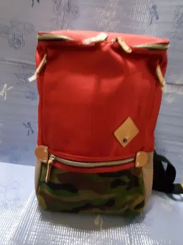 카모 패턴 백팩 빨간색