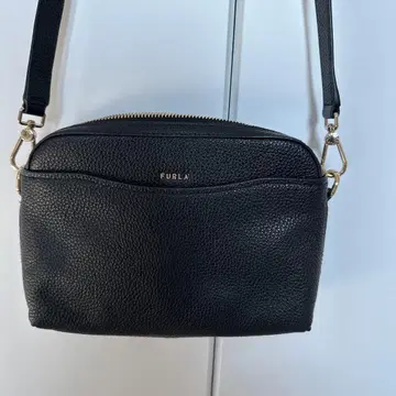 FURLA 블랙 가죽 숄더백