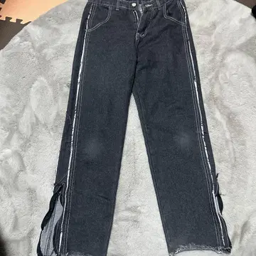 다크 그레이 데님 팬츠 사이드 지퍼 포함