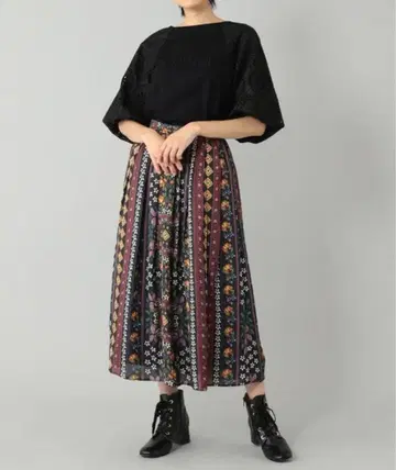 그레이스 콘티넨탈 스트라이프 플라워 개더 스커트 36