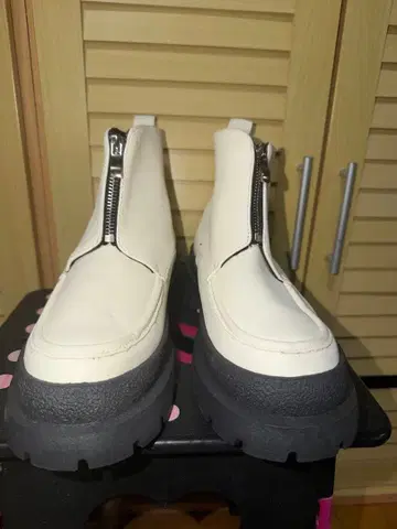프론트 지퍼 숏 부츠 화이트 L 사이즈 통굽