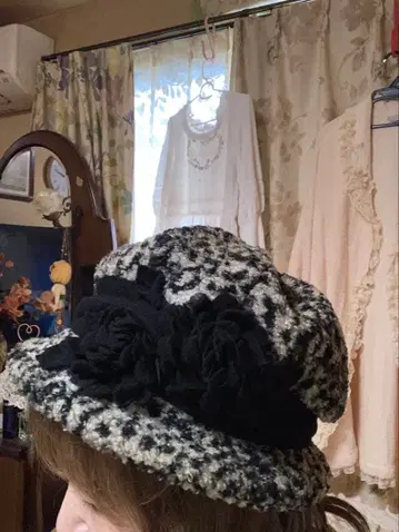 사엘라풍 벨파치 플라워 장식 포함 햇 겨울 사양