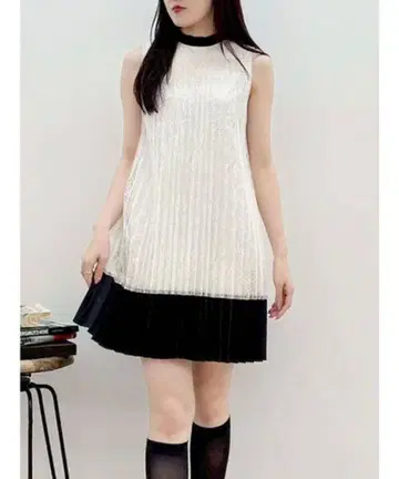 머큐리 듀오 바이컬러 레이스 플리츠 미니 원피스