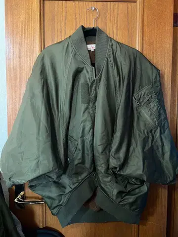 티티카카 올리브 그린 MA-1 자켓 돌먼