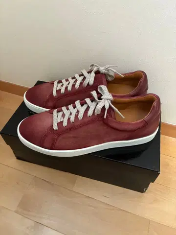 마그나니 스니커즈