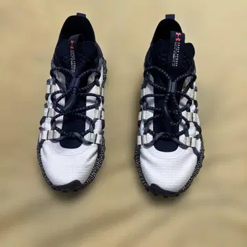 언더아머 호버 서밋 팻 타이어?