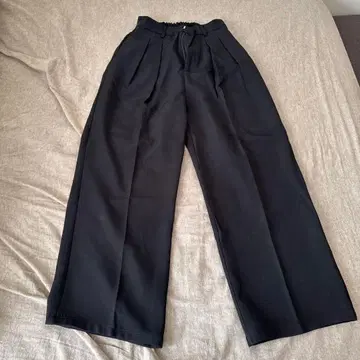 Loure 투 턱 슬랙스 L 사이즈 블랙