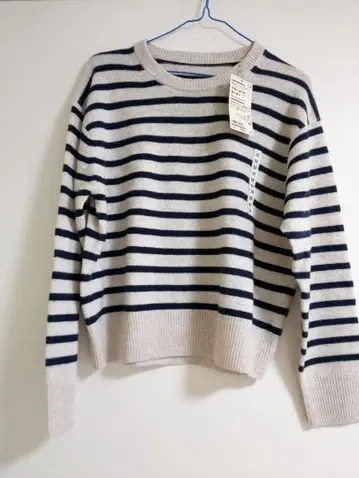 세탁 가능한 울 미들 게이지 크루넥 스웨터 M