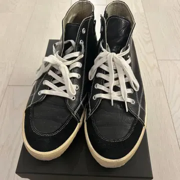 블랙 가죽 하이컷 스니커즈