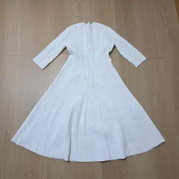 셀포드 화이트 니트 롱 원피스