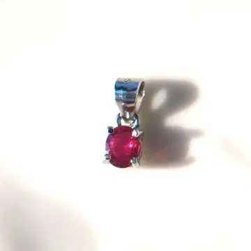 루비 펜던트 탑