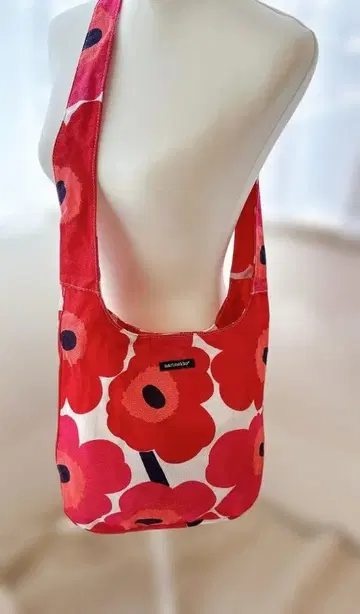 marimekko UNIKKO 플라워 패턴 숄더백 새상품급