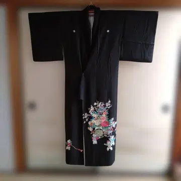 블랙 전통 예복 기모노 꽃무늬 자수