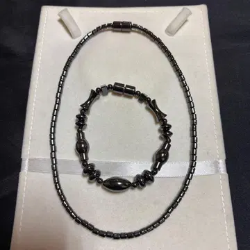 헤마타이트 목걸이와 팔찌 세트
