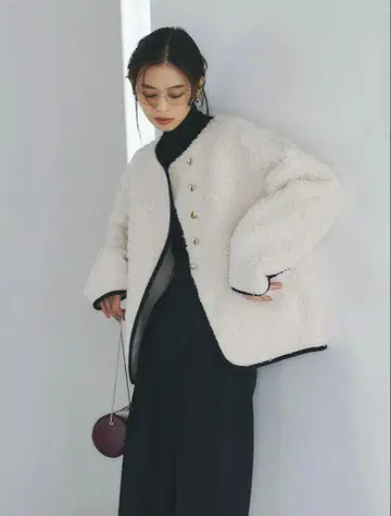 [ anuans 아뉴앙스 ] ECOPEL 파이핑 보아 자켓