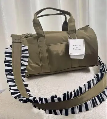 BORDERS AT BALCONY 올리브 카키 프릴 숄더백