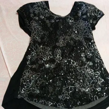 스팽글 자수 반팔 상의 블랙