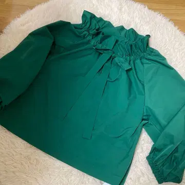 NOBLE 그린 프릴 리본 긴팔 블라우스