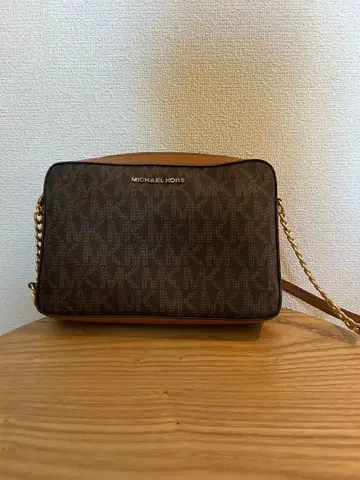 MICHAEL KORS 모노그램 숄더백