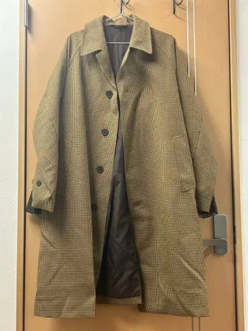 체크 무늬 체스터 코트 M 사이즈