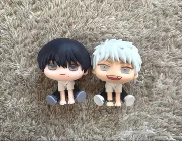 빛이 죽은 여름 큐룽하게 쳐다보는 포즈 피규어