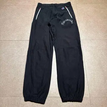 Champion 플레이그라운드 스웨트 팬츠 리버스 위브 블랙