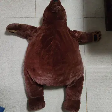 커다란 브라운색 곰 모양 봉제 인형