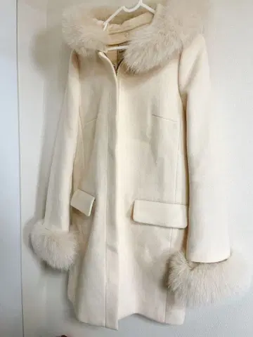 Apuweiser-riche 후드 부착 롱 코트