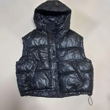 ZARA 블랙 다운 베스트 후드 부착