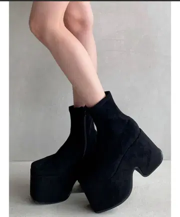 RESEXXY 리젝시 통굽 스웨이드 숏부츠