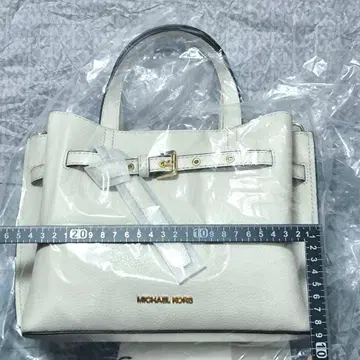 미개봉 새상품 마이클코어스 EMILIA 사첼 스몰 가죽