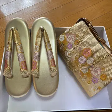 골드 컬러 일본 의류 신발 F 사이즈 백 포함