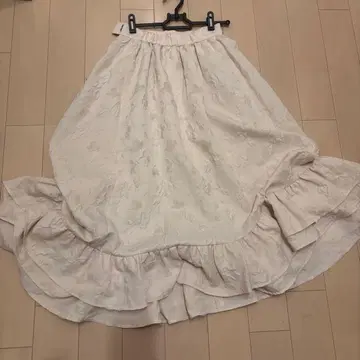 AMERI 플레어 롱 스커트 꽃무늬 자수