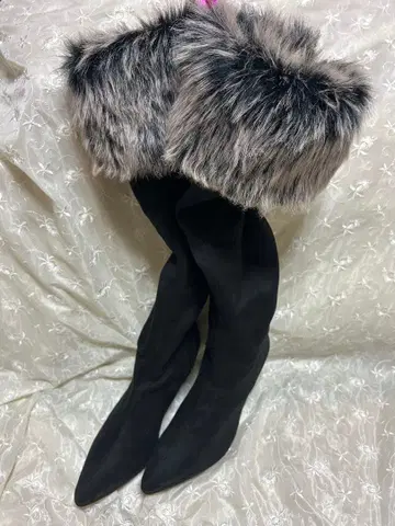 [새상품] 퍼 달린 블랙 스웨이드 롱 부츠
