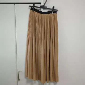 PRIORITY. 플리츠 스커트