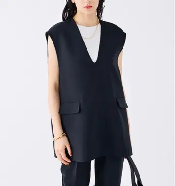 미라 오웬 플랩 포켓 베스트 풀오버 블랙