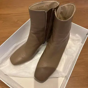 베이지 가죽 지퍼 부츠 23.5cm