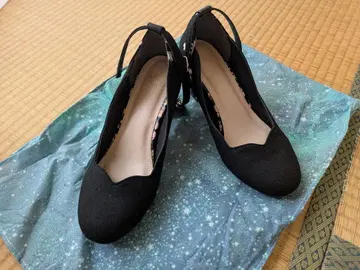 블랙 스틸레토 펌프스 꽃무늬