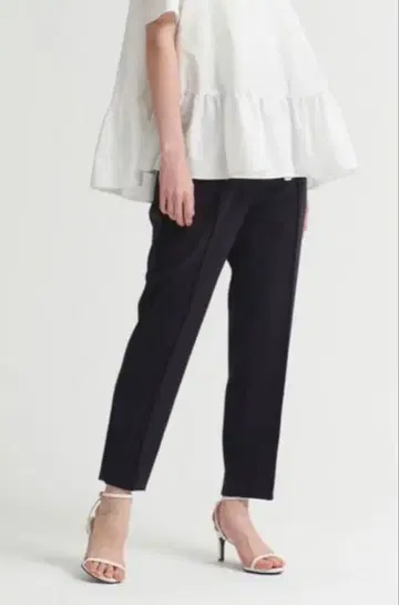 [미사용 새상품] yori 세레모니 핀턱 팬츠+ 블랙 36