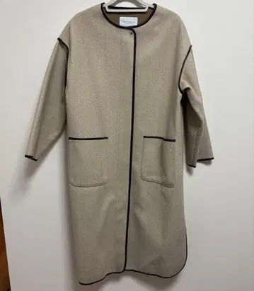 베이지 노카라 롱 코트