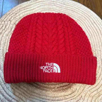 THE NORTH FACE 빨간색 케이블 짜임 니트 모자