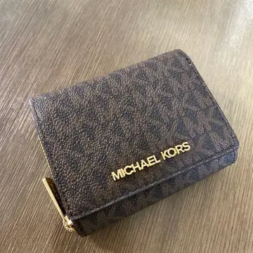 마이클코어스 접이식 지갑 미사용