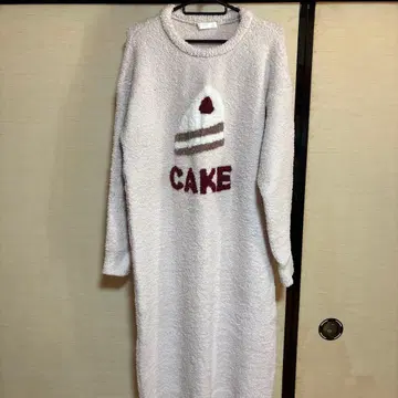 케이크 자수 후와후와 룸웨어